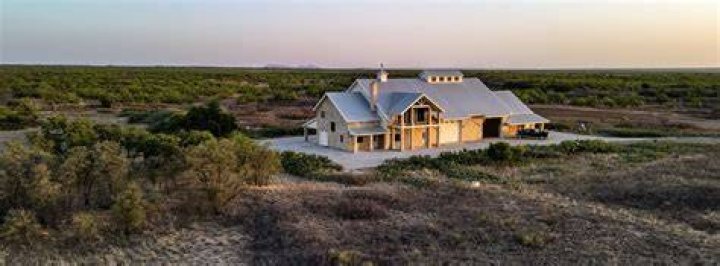 What is the largest ranch in West Texas?